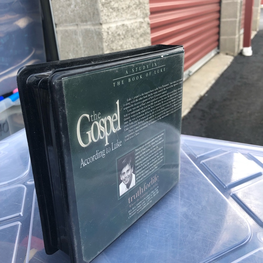 The Gospel According to St Luke: Volume 4 - Picture 2 of 12